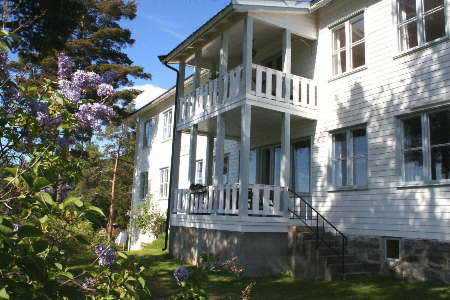 Furulund Pensjonat Bed & Breakfast Ron Exterior photo