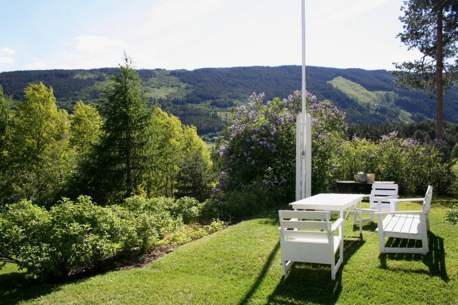 Furulund Pensjonat Bed & Breakfast Ron Exterior photo